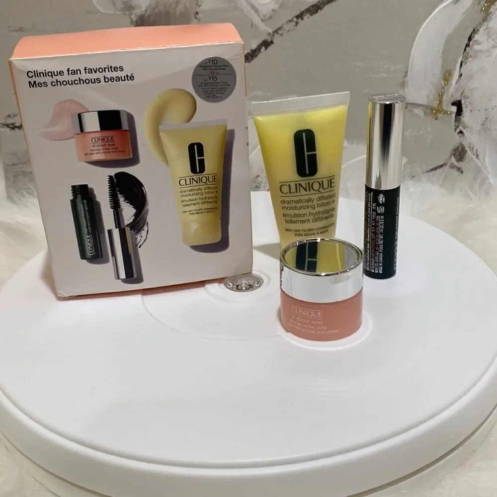 LANCÔME cosmetic bag & Clinique fan favorites